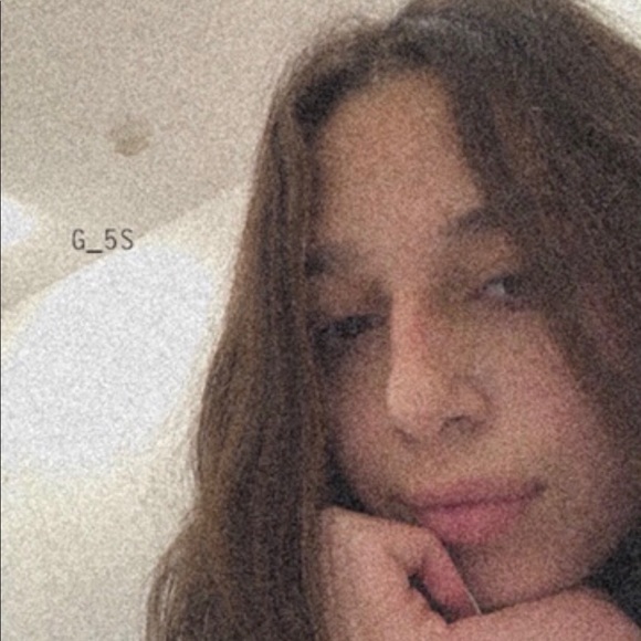 Meet your Posher, Mia - Picture 1 of 1